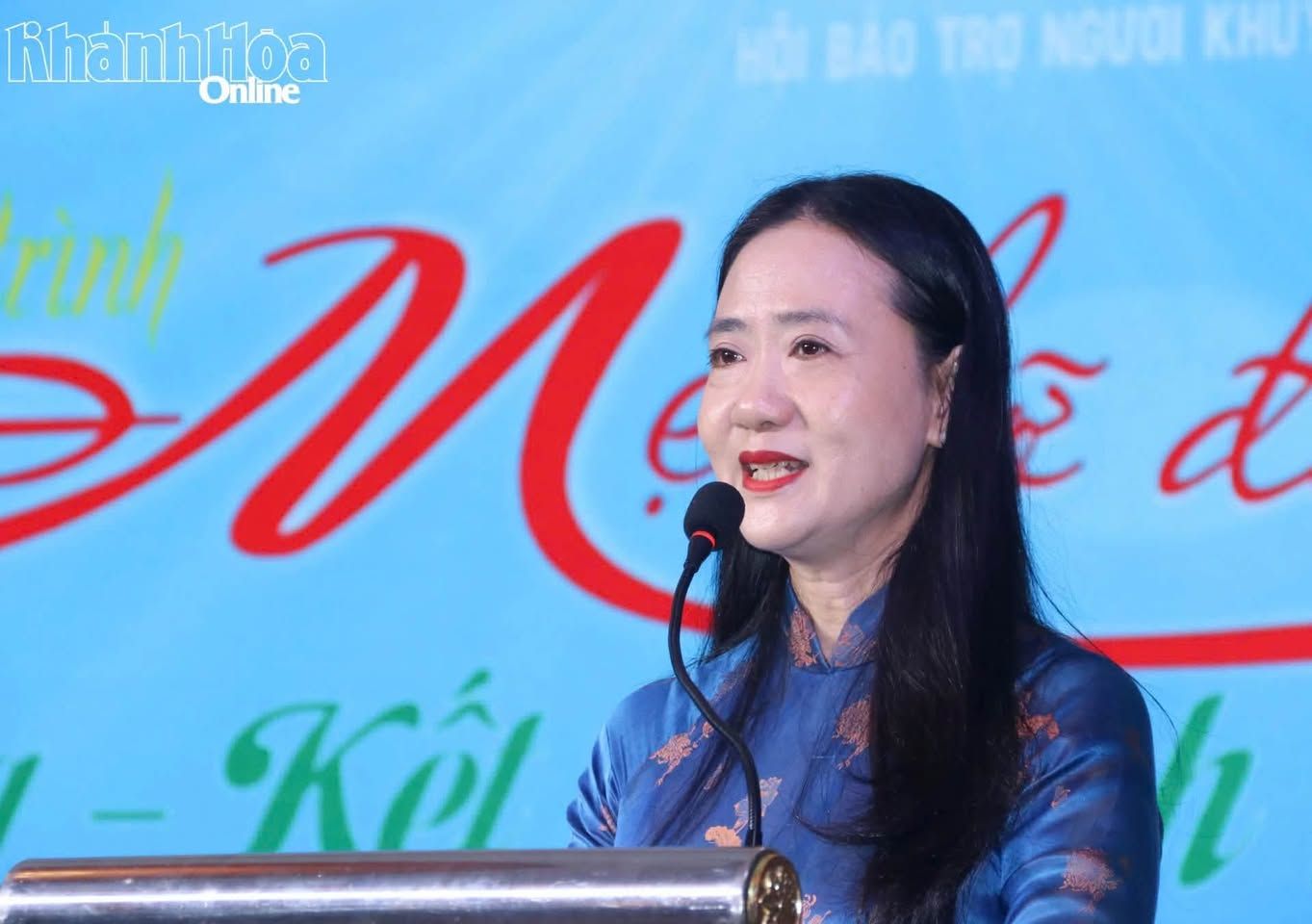 Chương trình “Mẹ đỡ đầu”: trao 200 suất học bổng cho trẻ em mồ côi tỉnh Khánh Hòa – ảnh 1