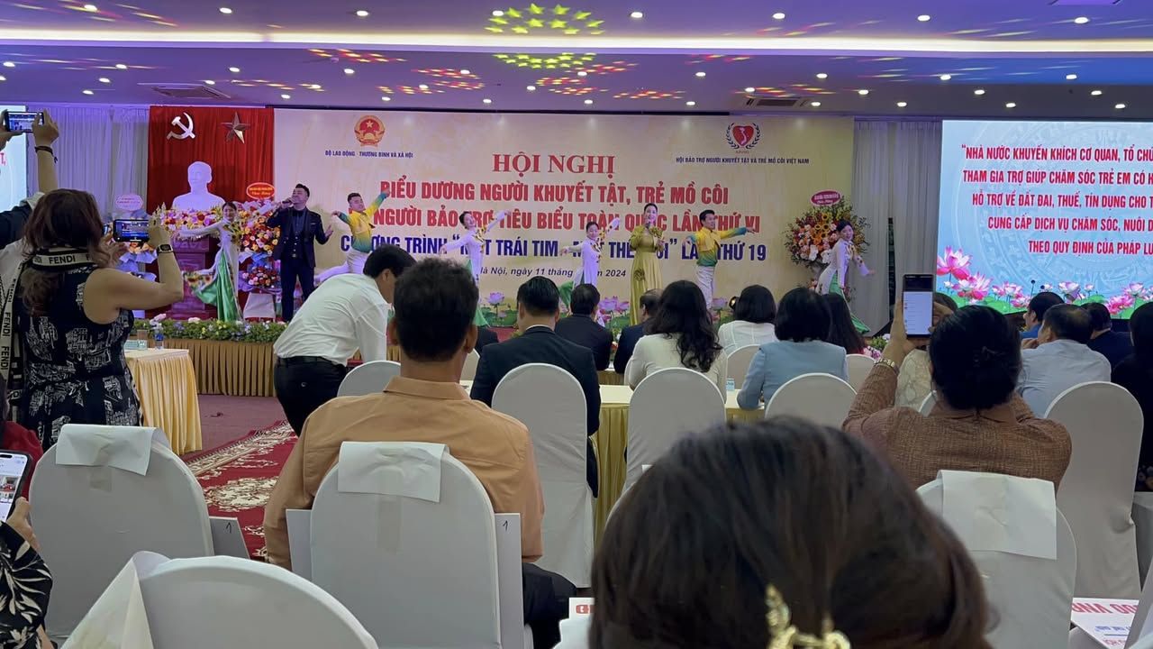 Dự Hội nghị biểu dương người khuyết tật, trẻ mồ côi và người bảo trợ tiêu biểu toàn quốc – ảnh 1