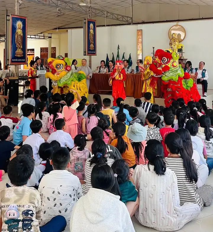 “Trung thu ấm áp – Kết nối yêu thương” tại chùa Bảo Quang, xã Cam Hiệp – ảnh 4